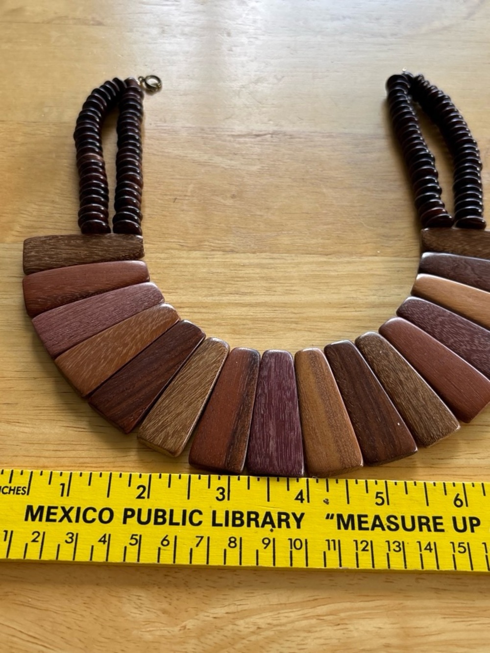 Vintage 1970’s Wooden Statement Necklace in Brown and Tan- choker - Picture 5 of 13